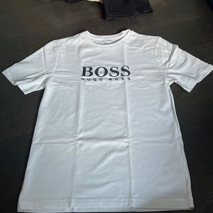 Hugo boss, gorgeous white T-shirt for boys